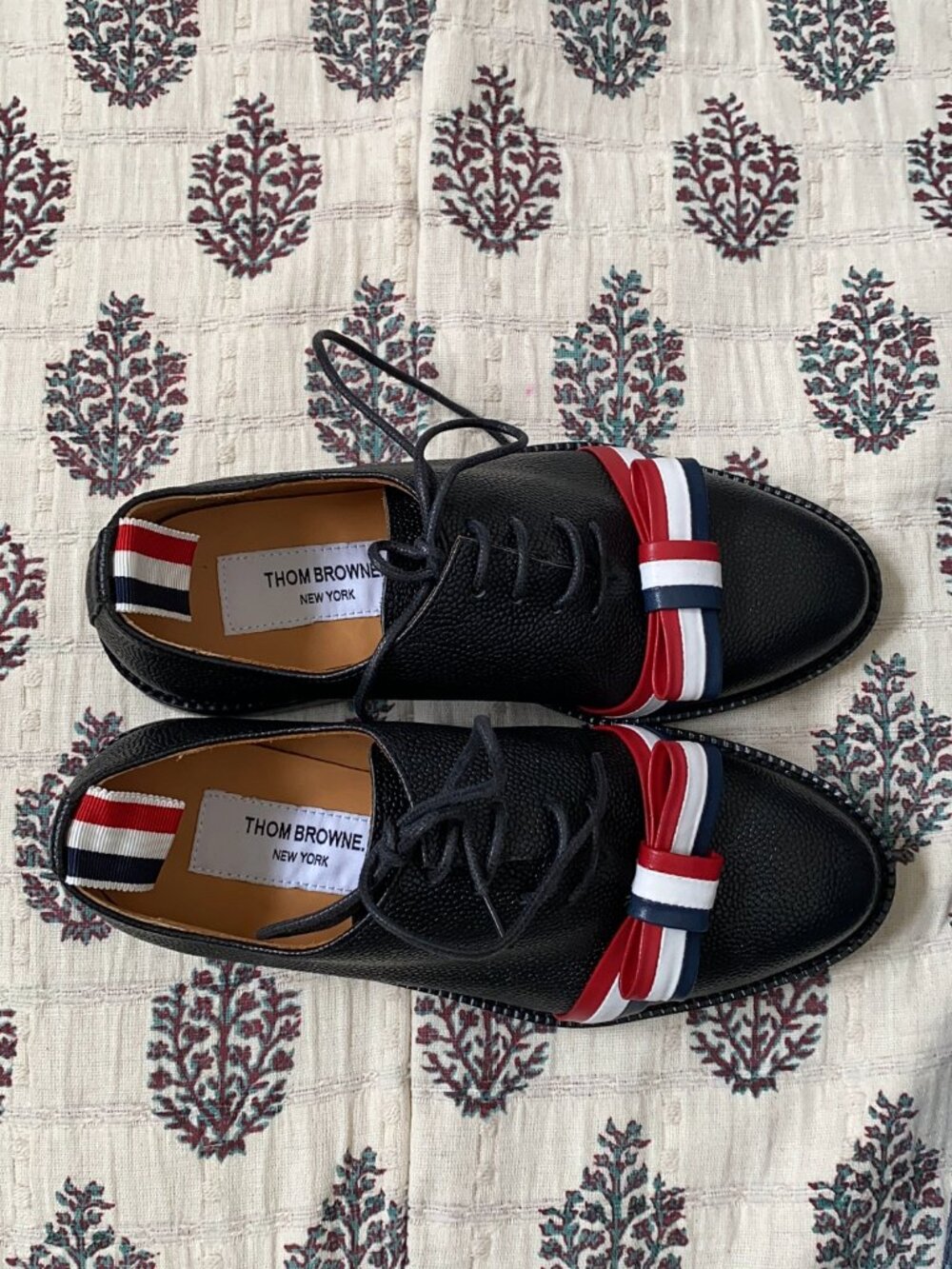 Thom Browne Black Leather Lace-Up Flats with Red, White & Blue Ribbon - Picture 5 of 7